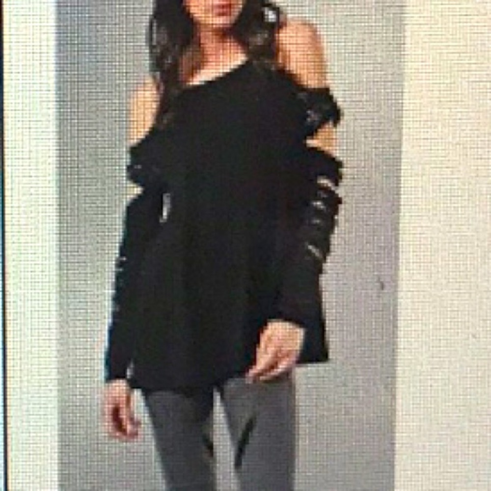 Pencey slash sleeve Top